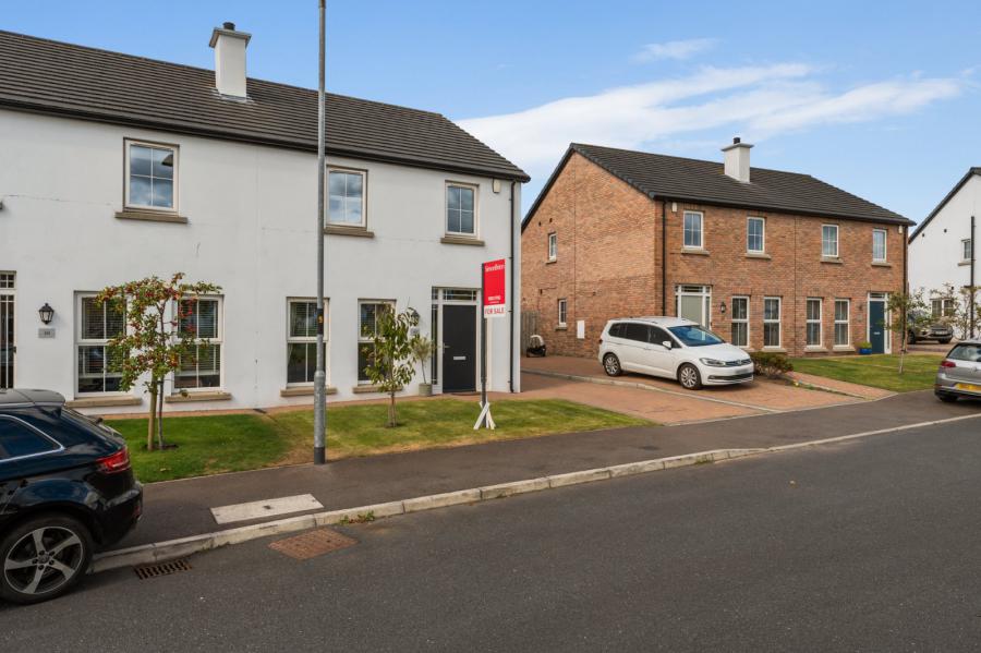 40 Ballyhenry Manor