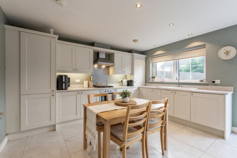 40 Ballyhenry Manor