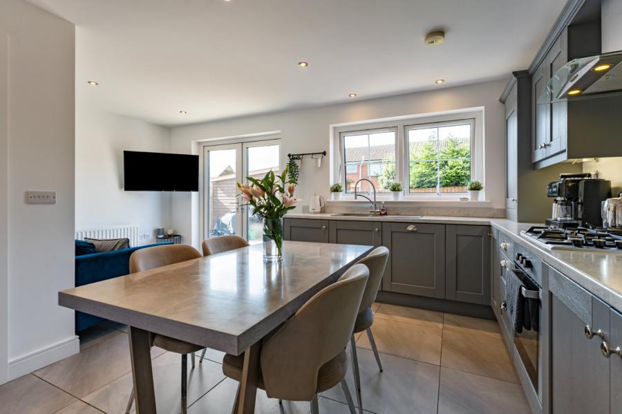 38 Ballyhenry Manor