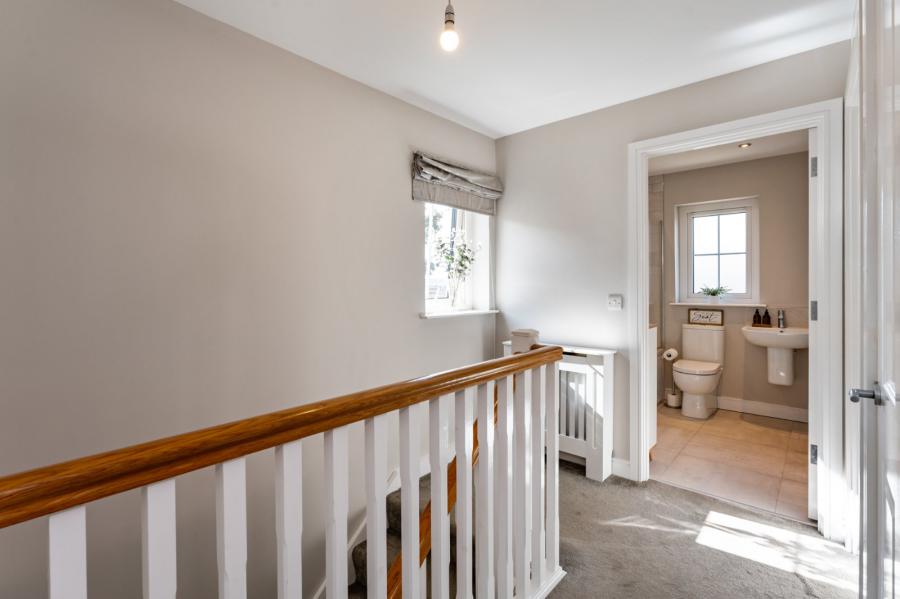 38 Ballyhenry Manor