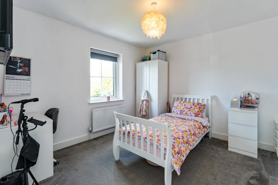 38 Ballyhenry Manor