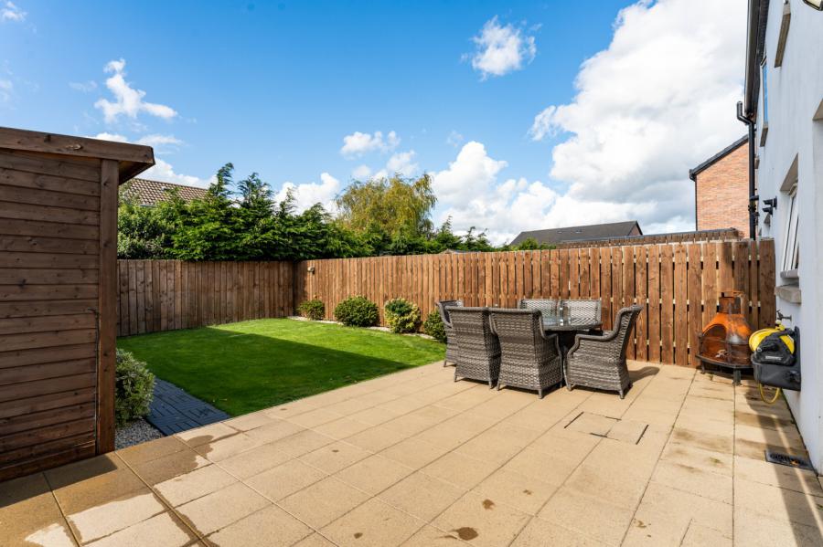 38 Ballyhenry Manor