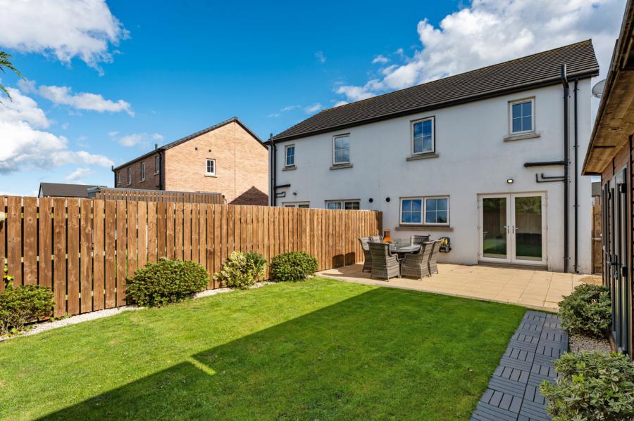 38 Ballyhenry Manor