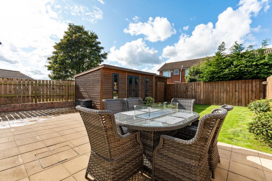 38 Ballyhenry Manor