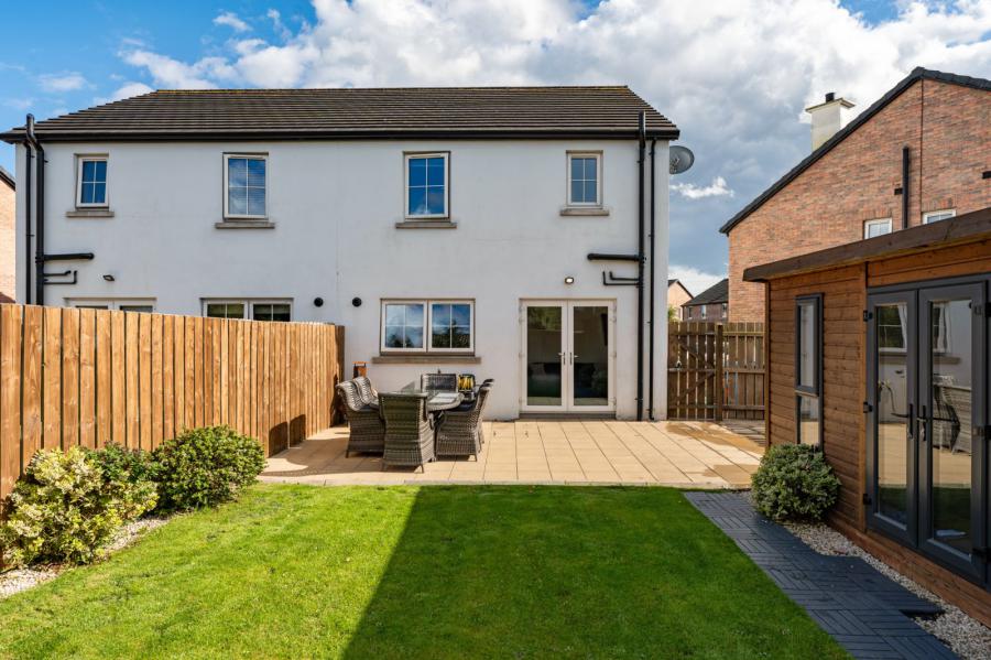 38 Ballyhenry Manor