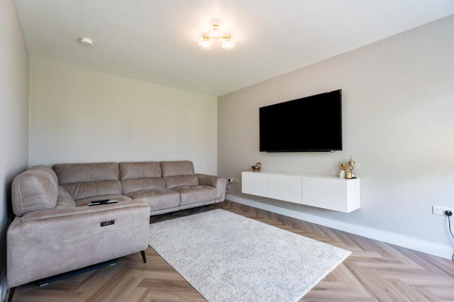 38 Ballyhenry Manor
