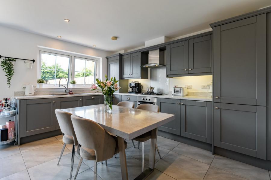 38 Ballyhenry Manor