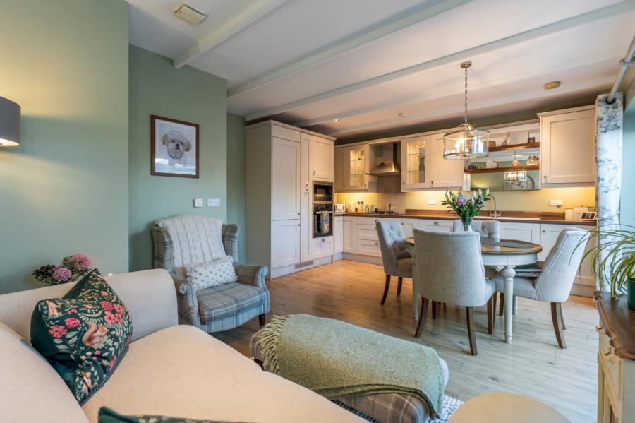 8 First Avenue, Rivenwood