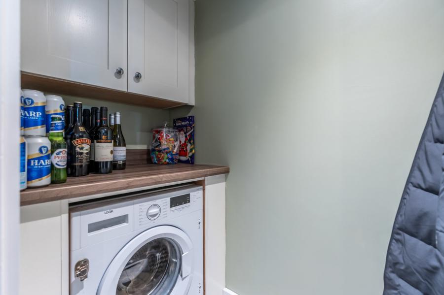 8 First Avenue, Rivenwood