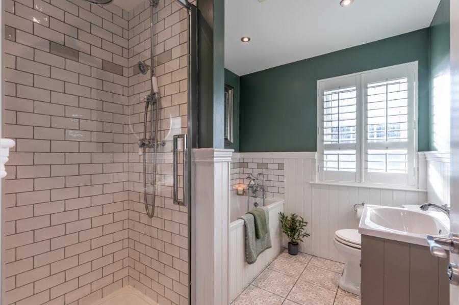 8 First Avenue, Rivenwood