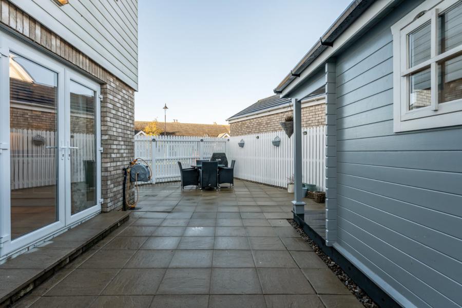 8 First Avenue, Rivenwood