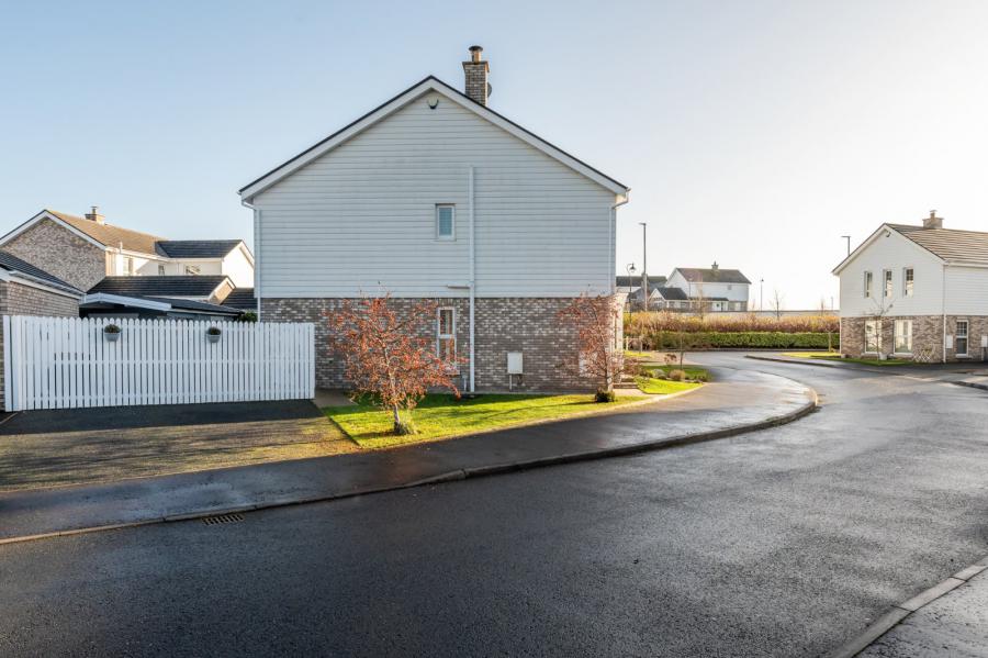 8 First Avenue, Rivenwood