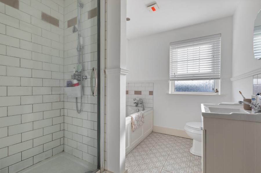 2 Fourth Street, Rivenwood