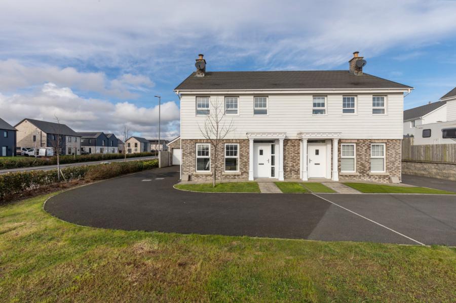 2 Fourth Street, Rivenwood