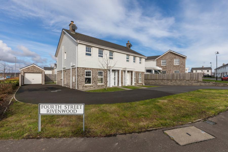 2 Fourth Street, Rivenwood