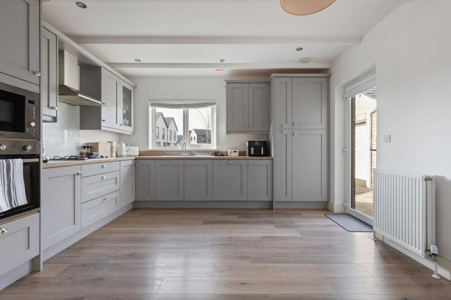 2 Fourth Street, Rivenwood