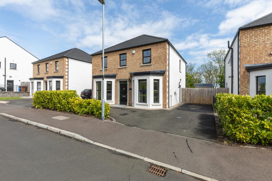 21 Scrabo Heights