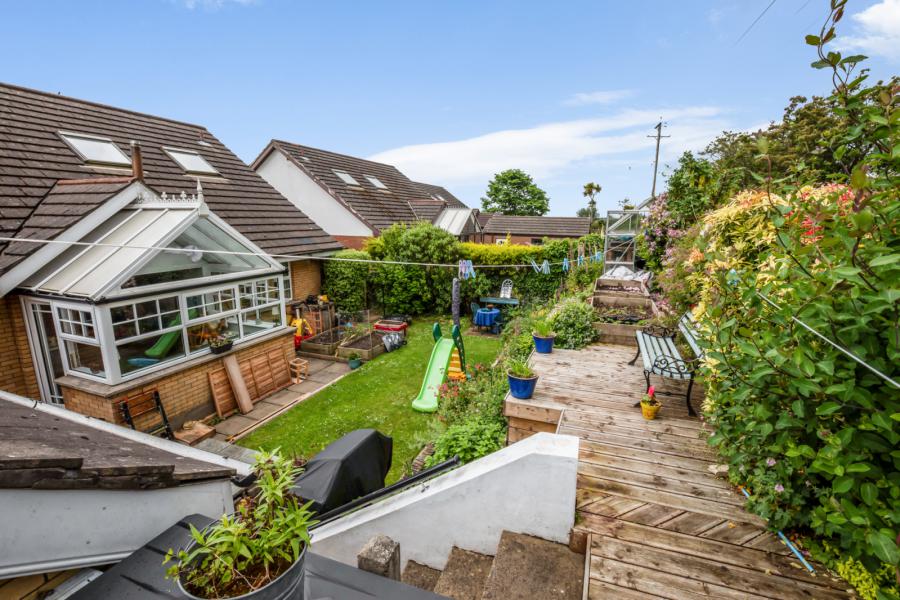 25 Falcon Avenue
