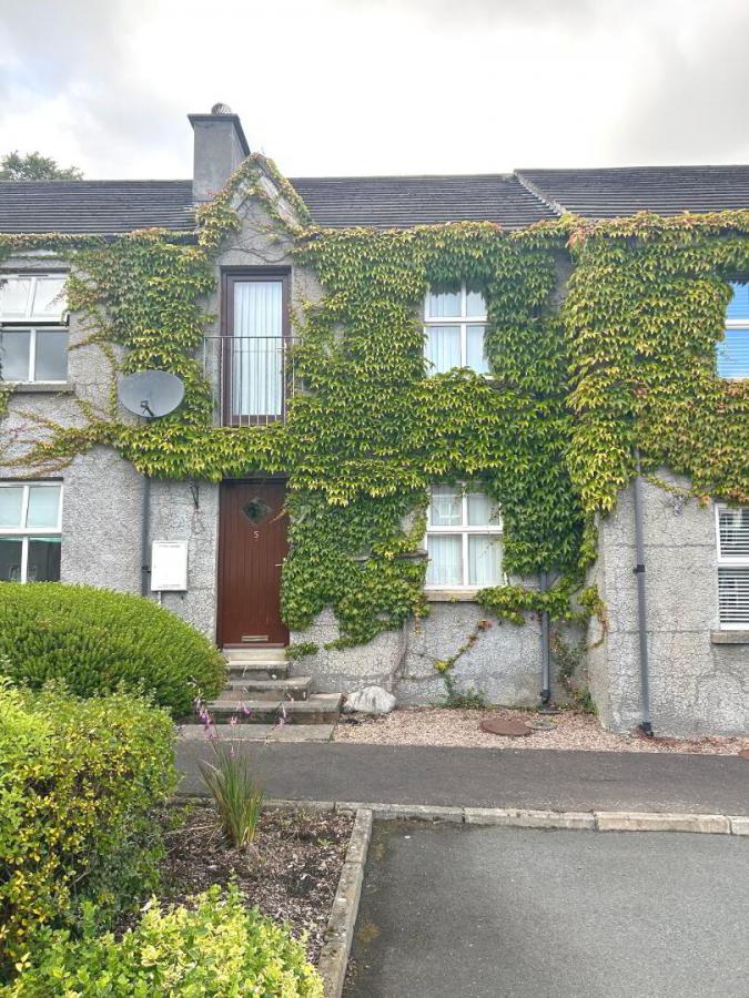 5 Roden Court