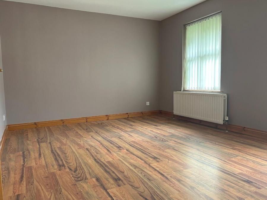 5 Roden Court