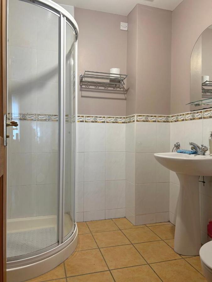 5 Roden Court