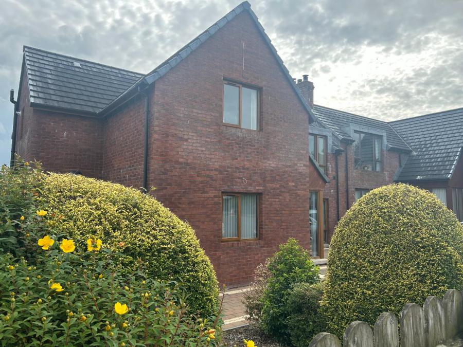 10 Castle View Close