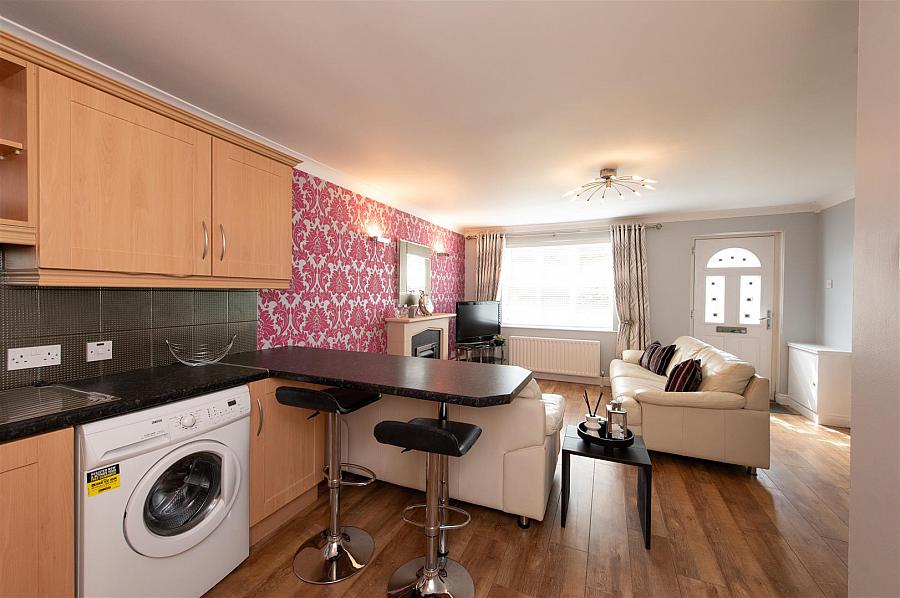 1a Hillsborough Court