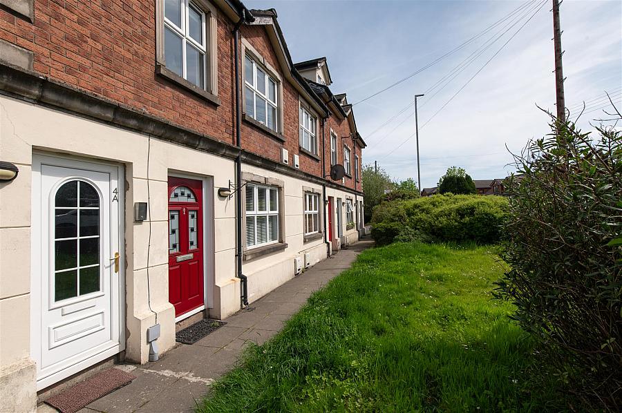 1a Hillsborough Court