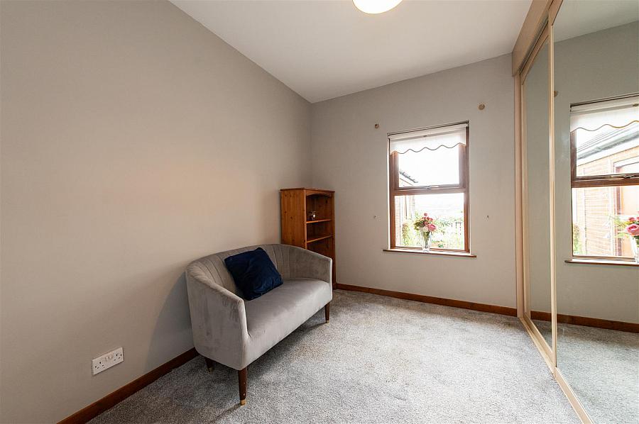 8 Oakwood Avenue