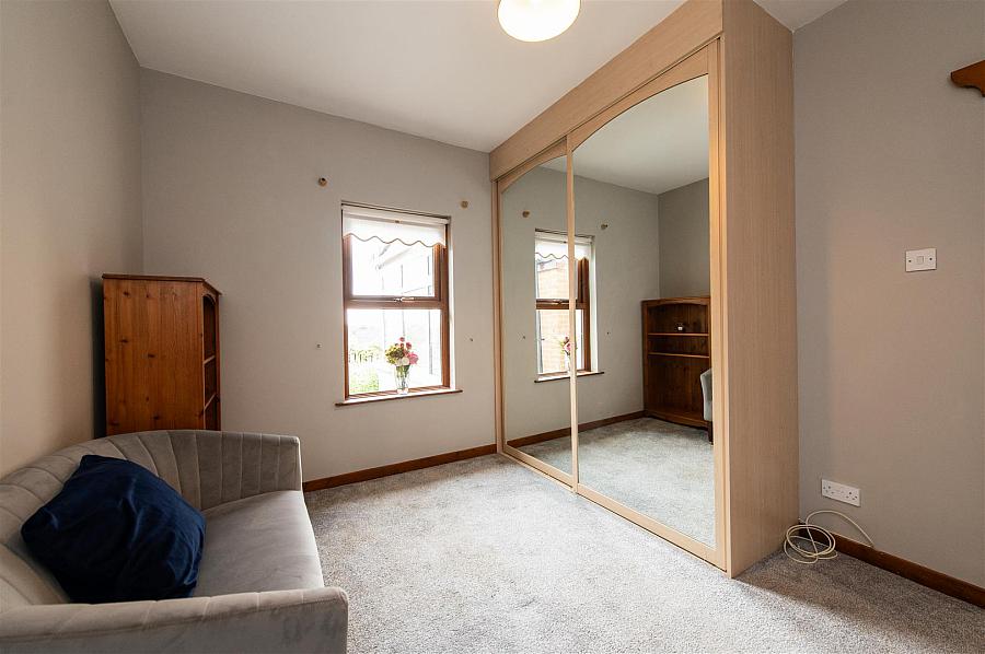 8 Oakwood Avenue