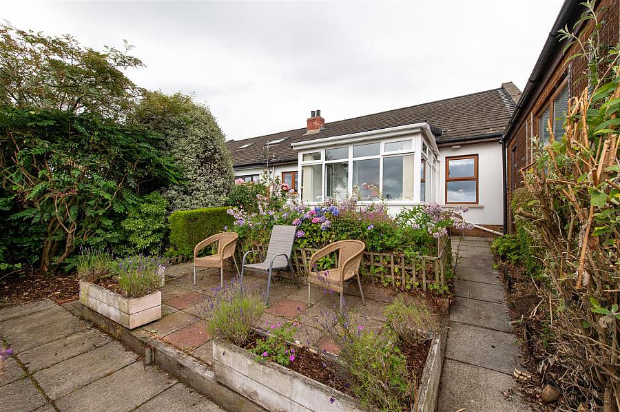 8 Oakwood Avenue