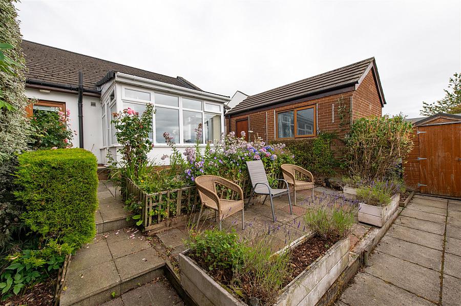8 Oakwood Avenue