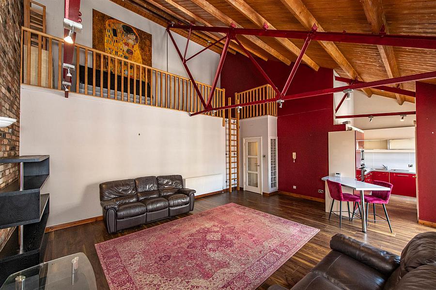 Apartment, 403 Somerset Studios