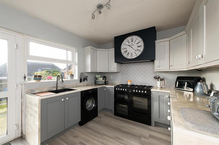 25 Knockbracken Crescent