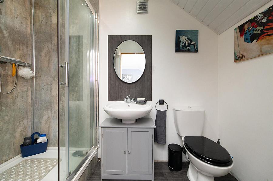 25 Knockbracken Crescent