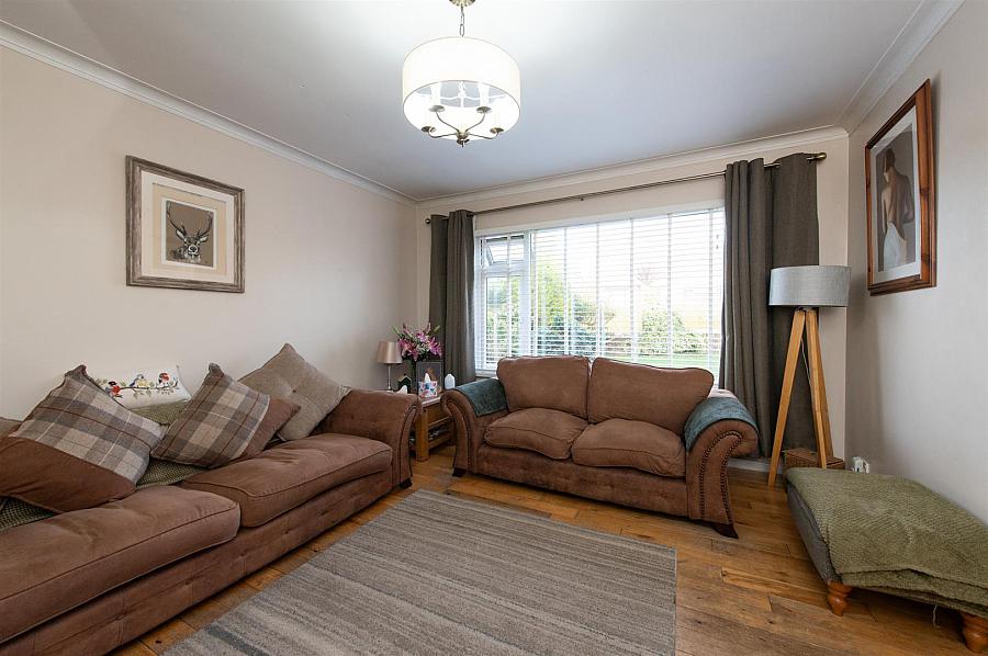 25 Knockbracken Crescent