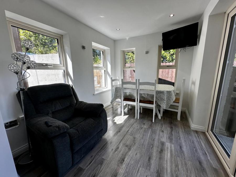 76 Dyan Road