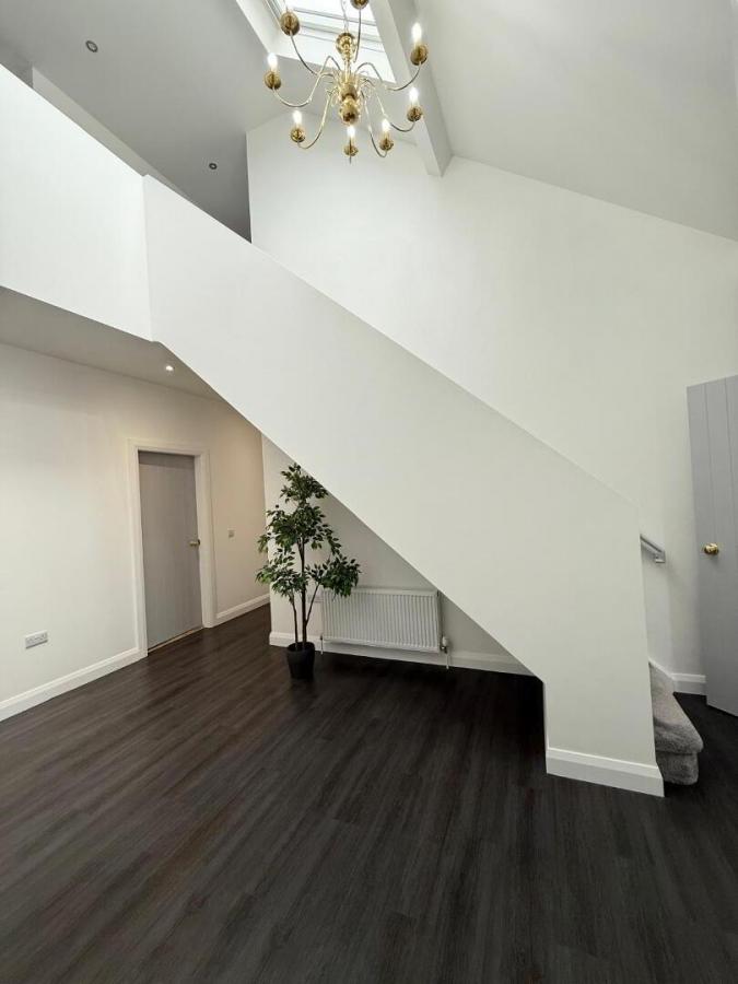 90 Crossmore Road
