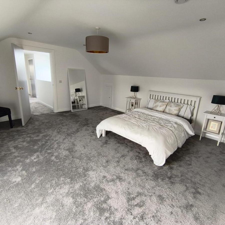 90 Crossmore Road