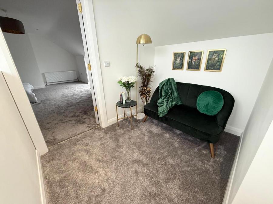 90 Crossmore Road