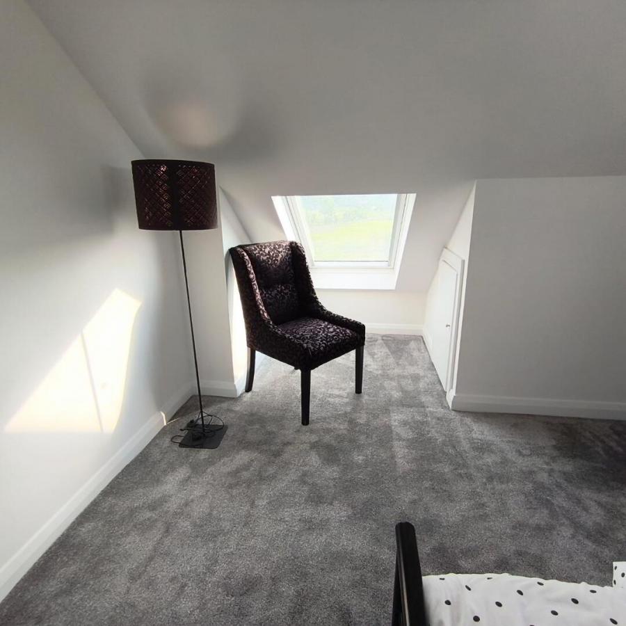 90 Crossmore Road