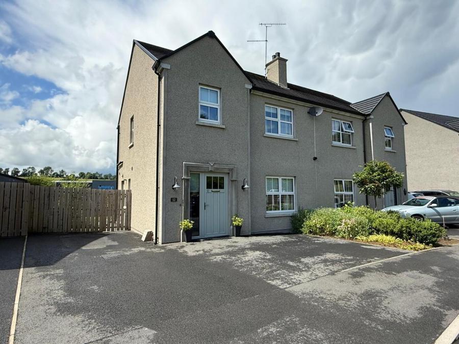 12 Crewroe Avenue