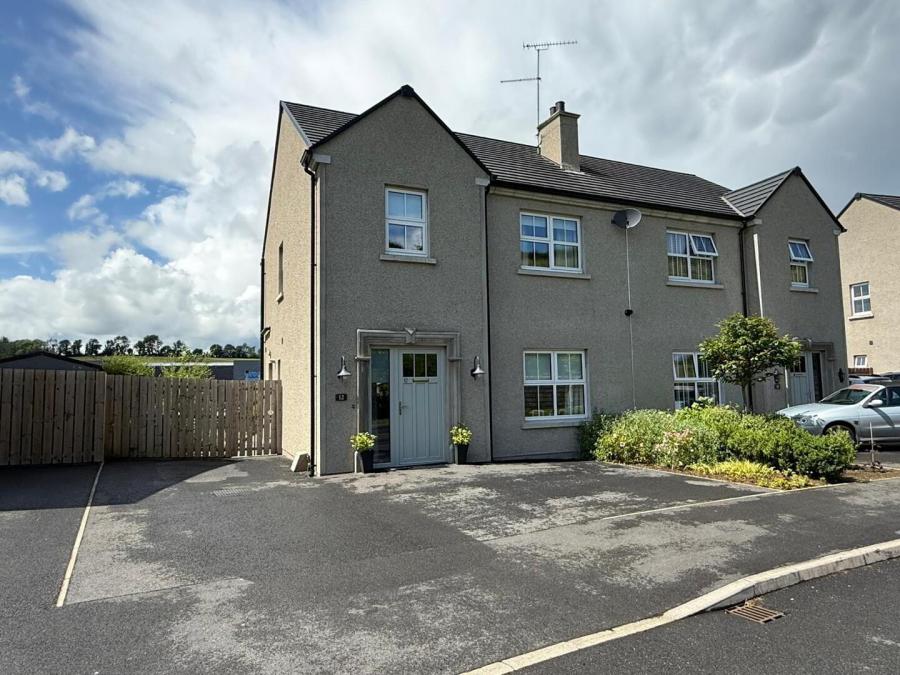 12 Crewroe Avenue