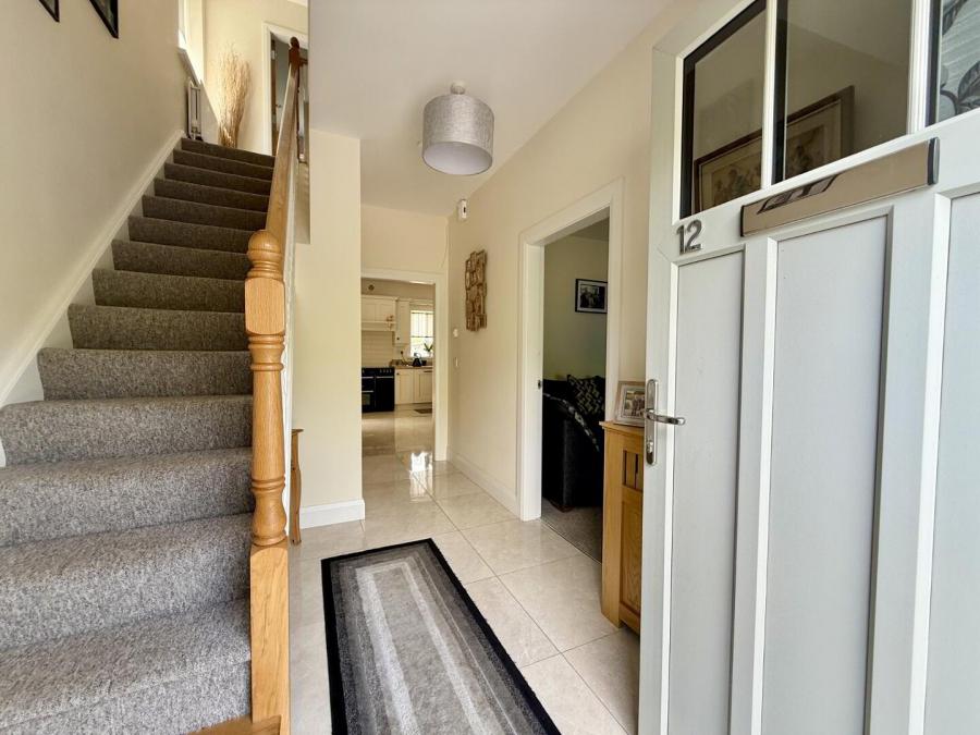 12 Crewroe Avenue