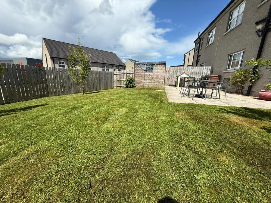 12 Crewroe Avenue