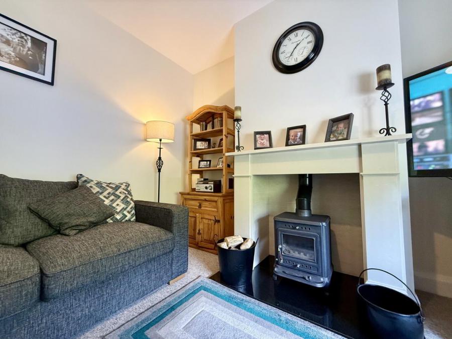 12 Crewroe Avenue