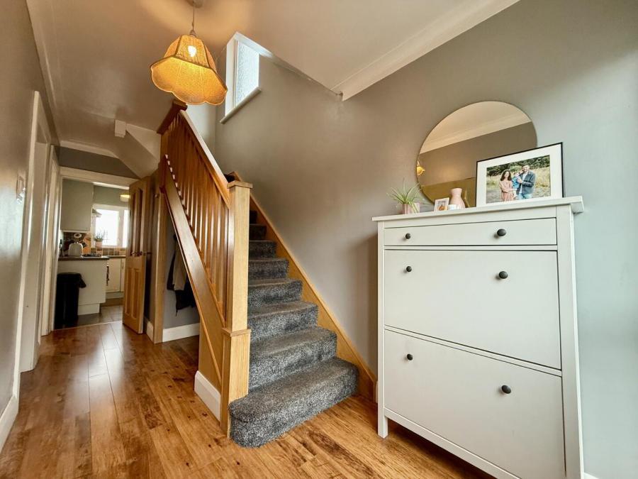 16 Rosemount Park