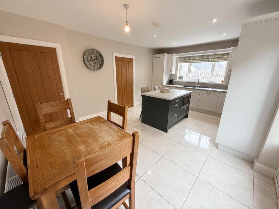 20 Crewroe Avenue