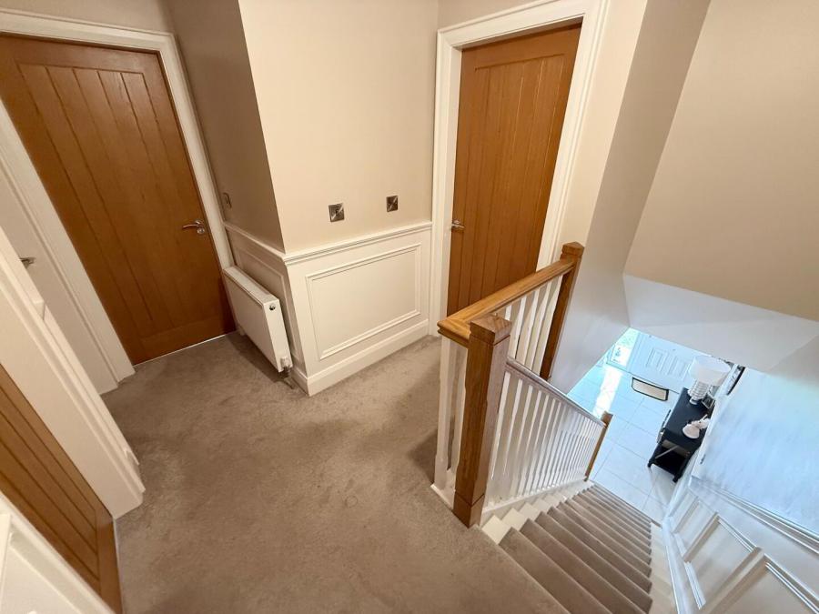 20 Crewroe Avenue