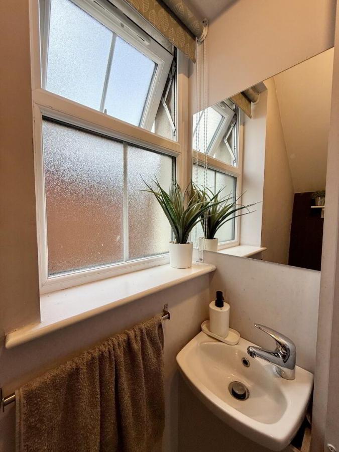 12 Neills Avenue